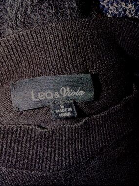 Lea & Viola Woman’s Black Crewneck Sweater